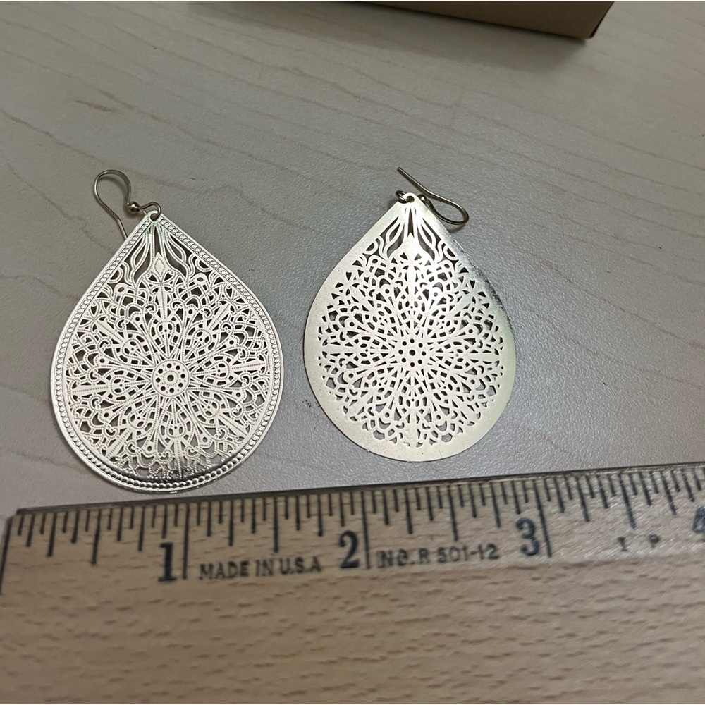 Bundle- One gold and one silver pair of earrings